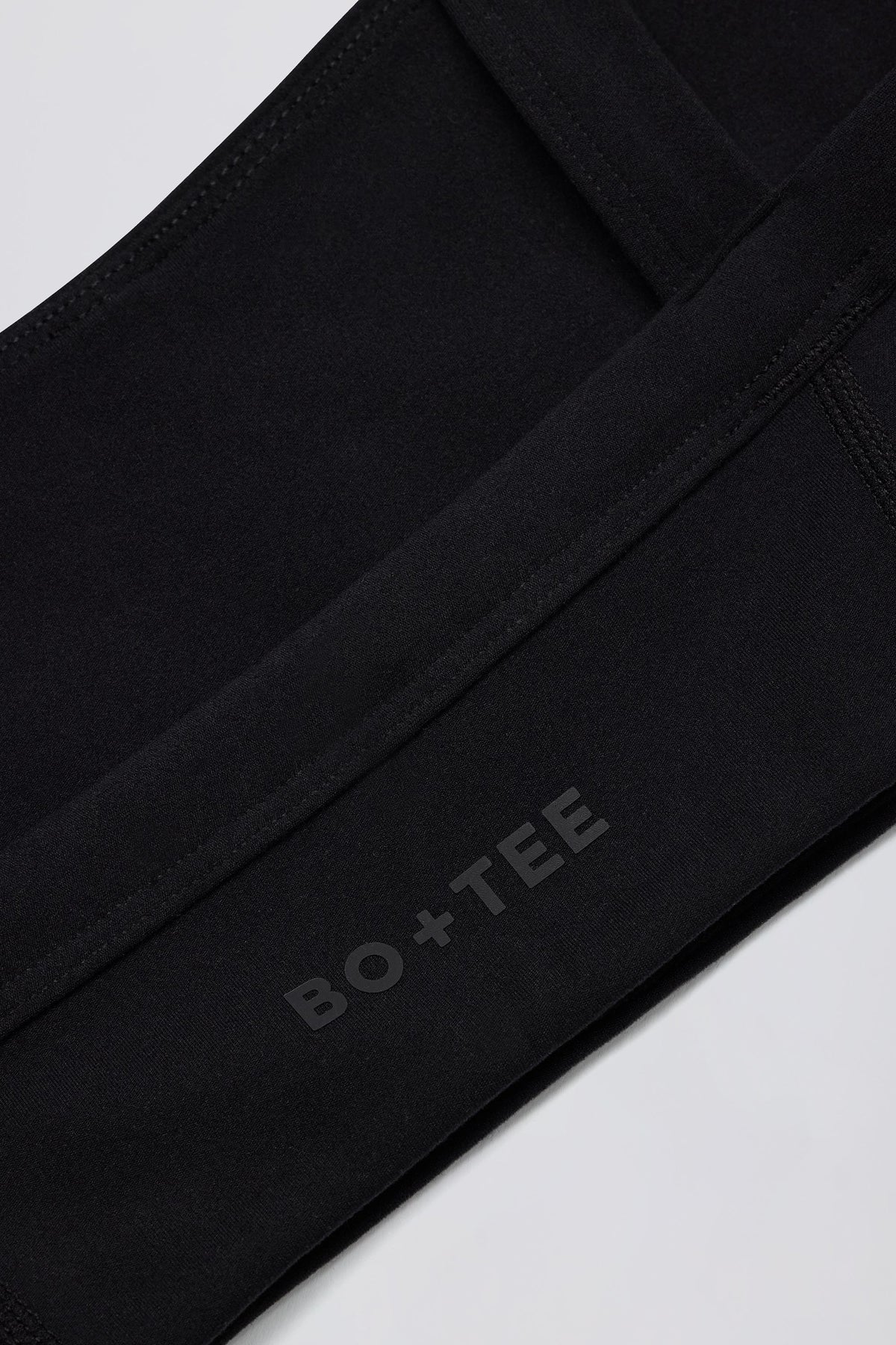 Soft Active Seam-Detail Sports Bra in Black