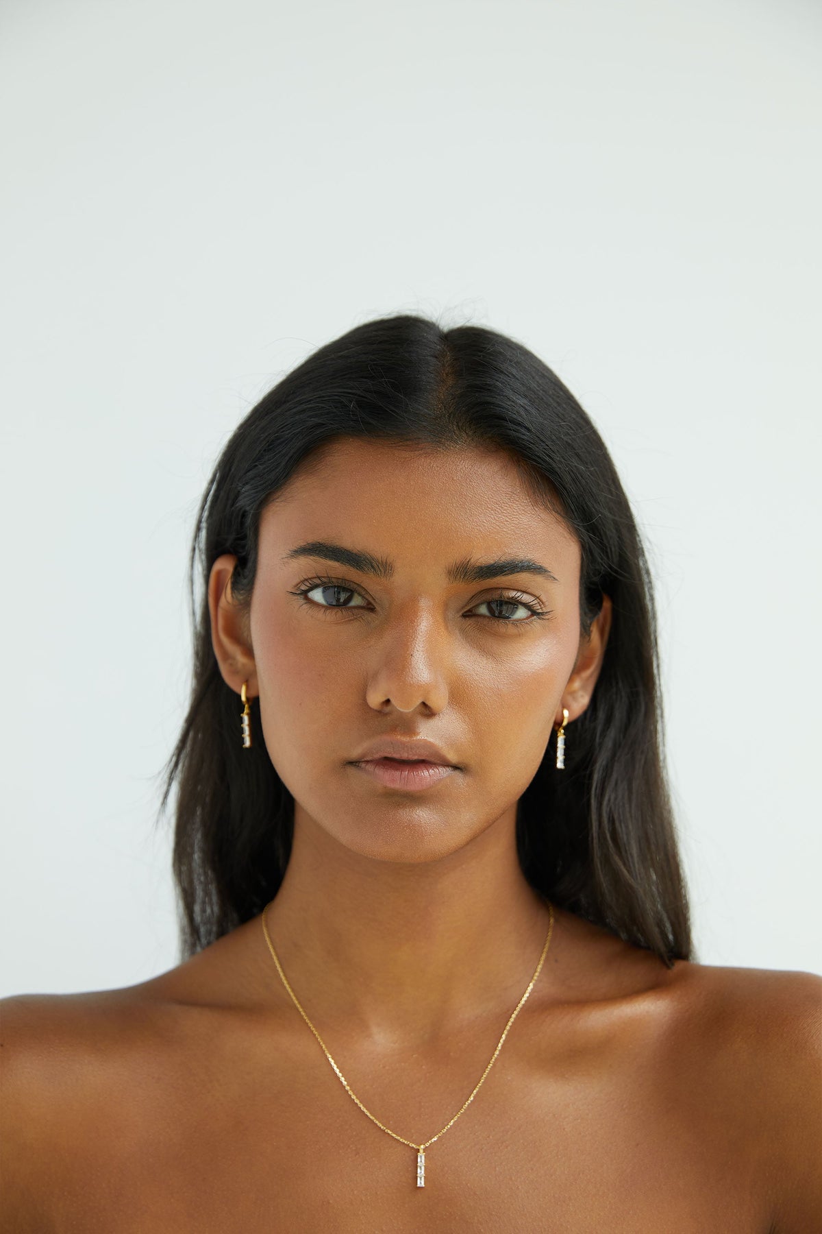 HOOP EARRING WITH STONED BAR PENDANT