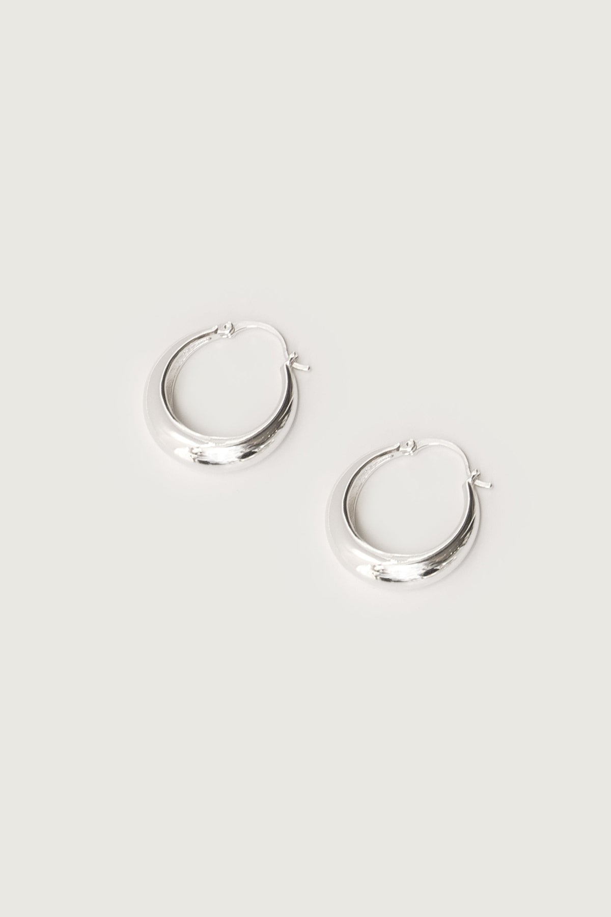 HOOP EARRING