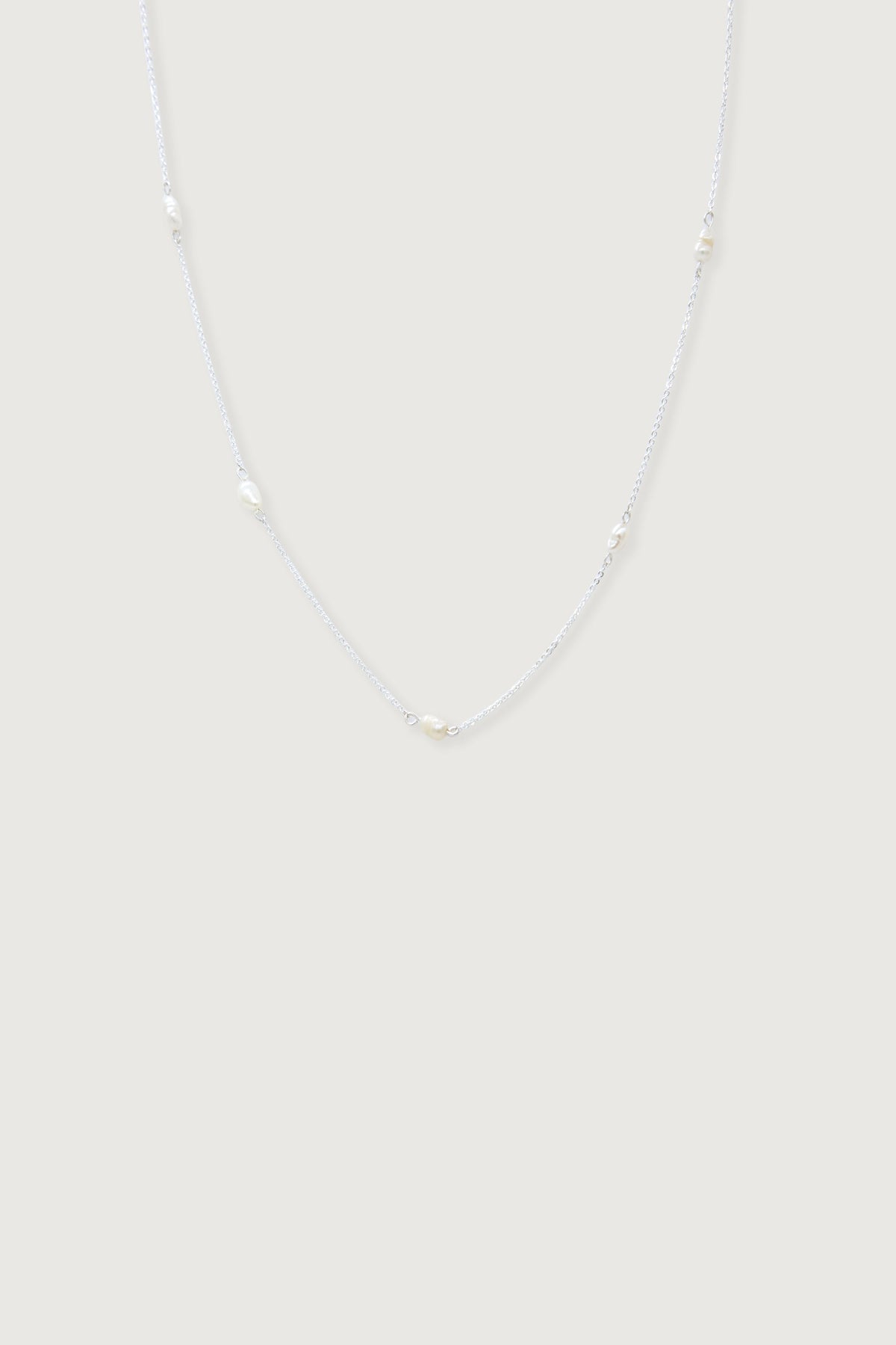 PEARL DETAIL NECKLACE