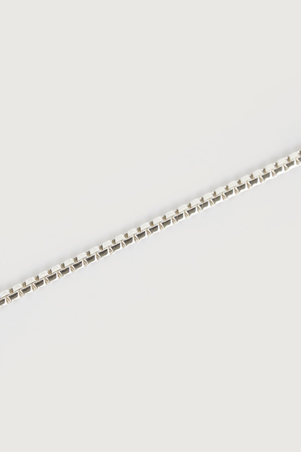 CURB CHAIN NECKLACE