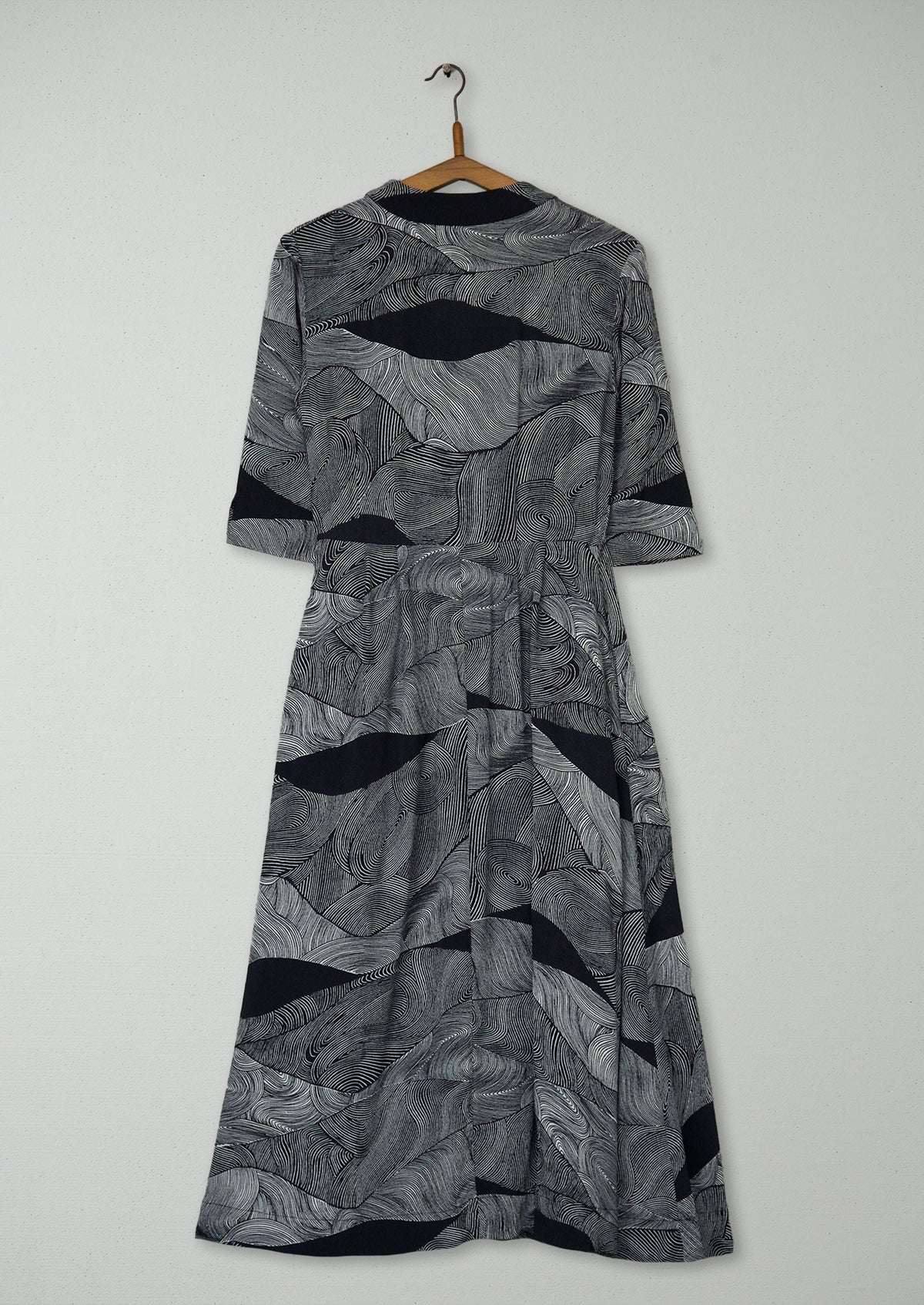 Reworn Wave Print Dress Size 6 Multi (1878) | Multi