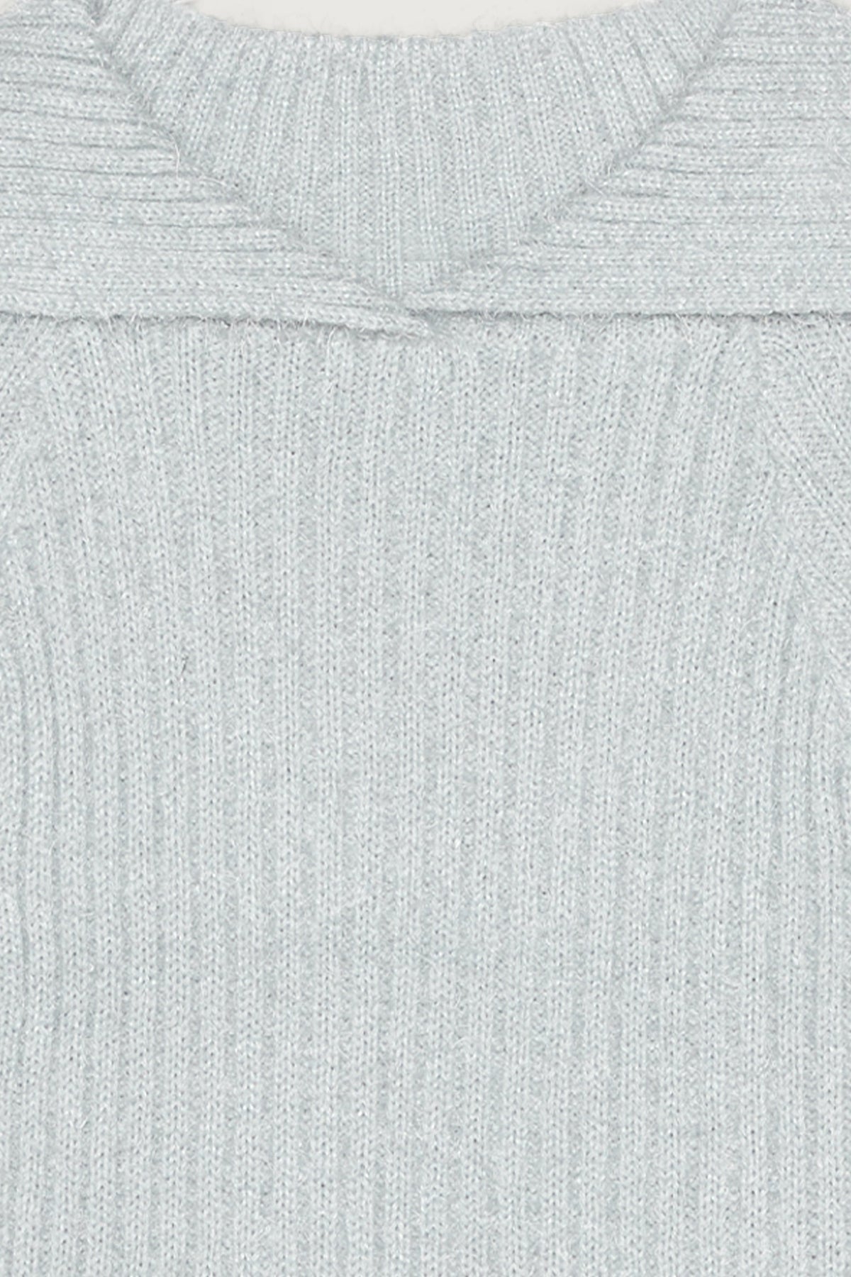 EXTENDED COLLAR KNIT SWEATER