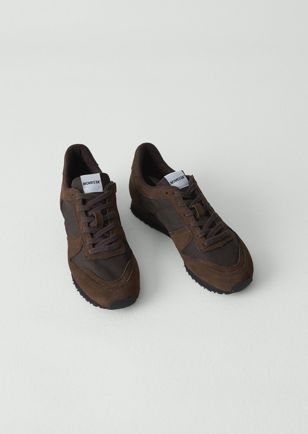 Novesta Marathon Trail Trainers | Bitter Chocolate