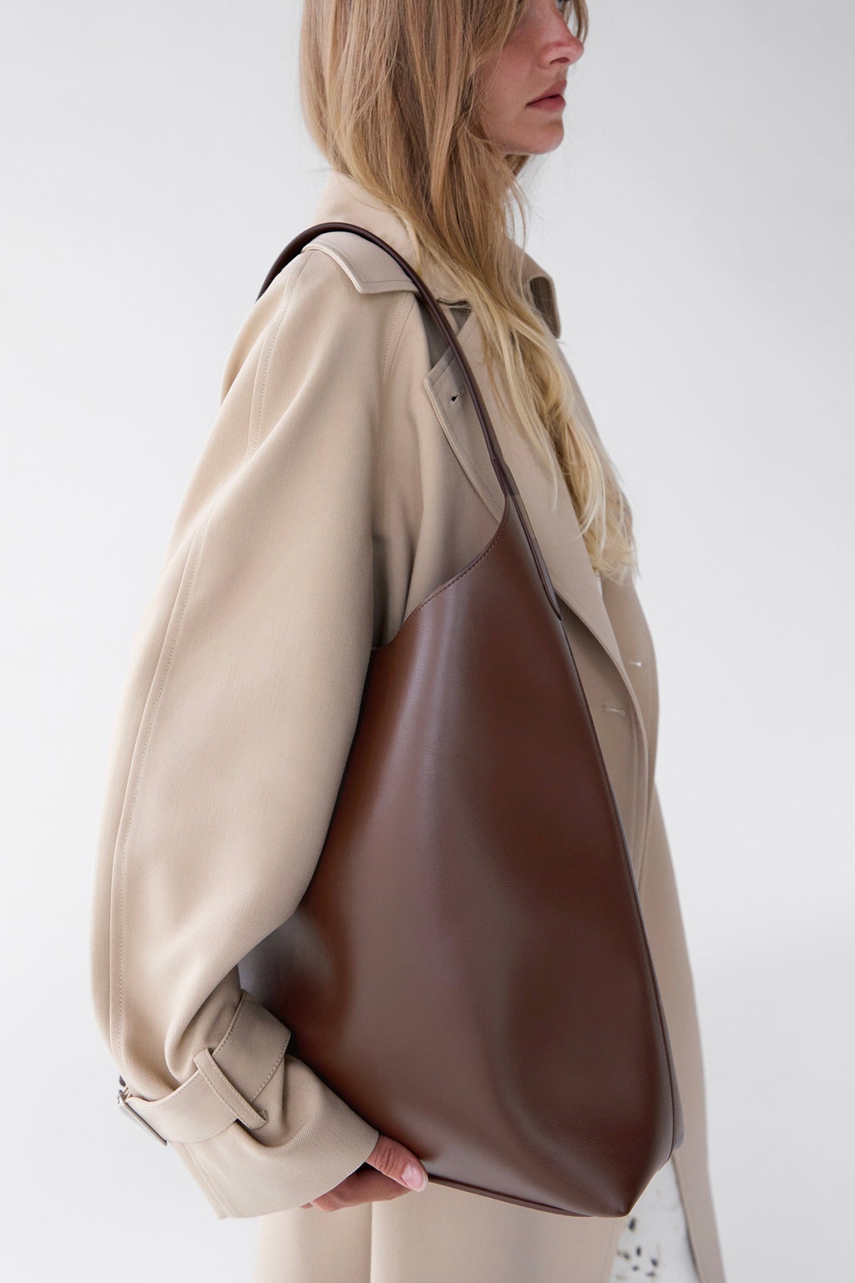 EVERYDAY SHOULDER BAG