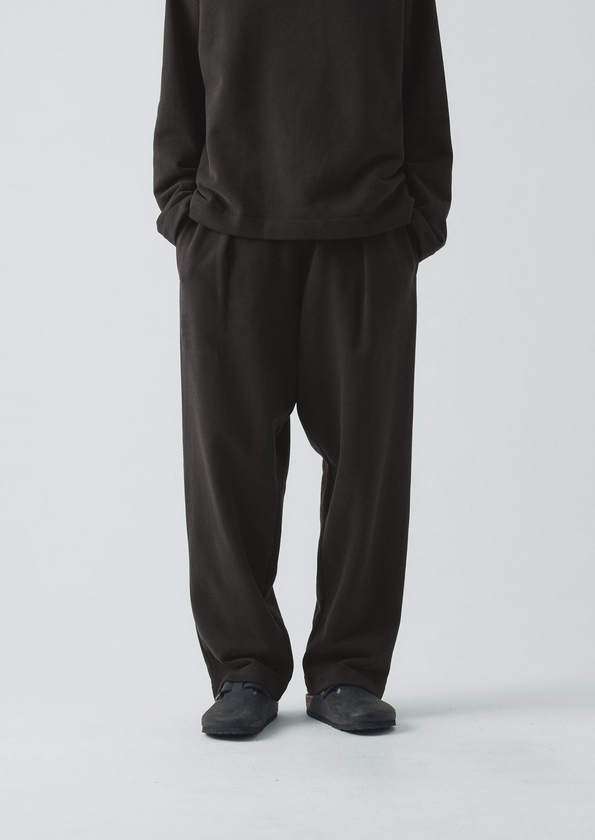 Loopback Jersey Pleated Trousers | Black Pepper