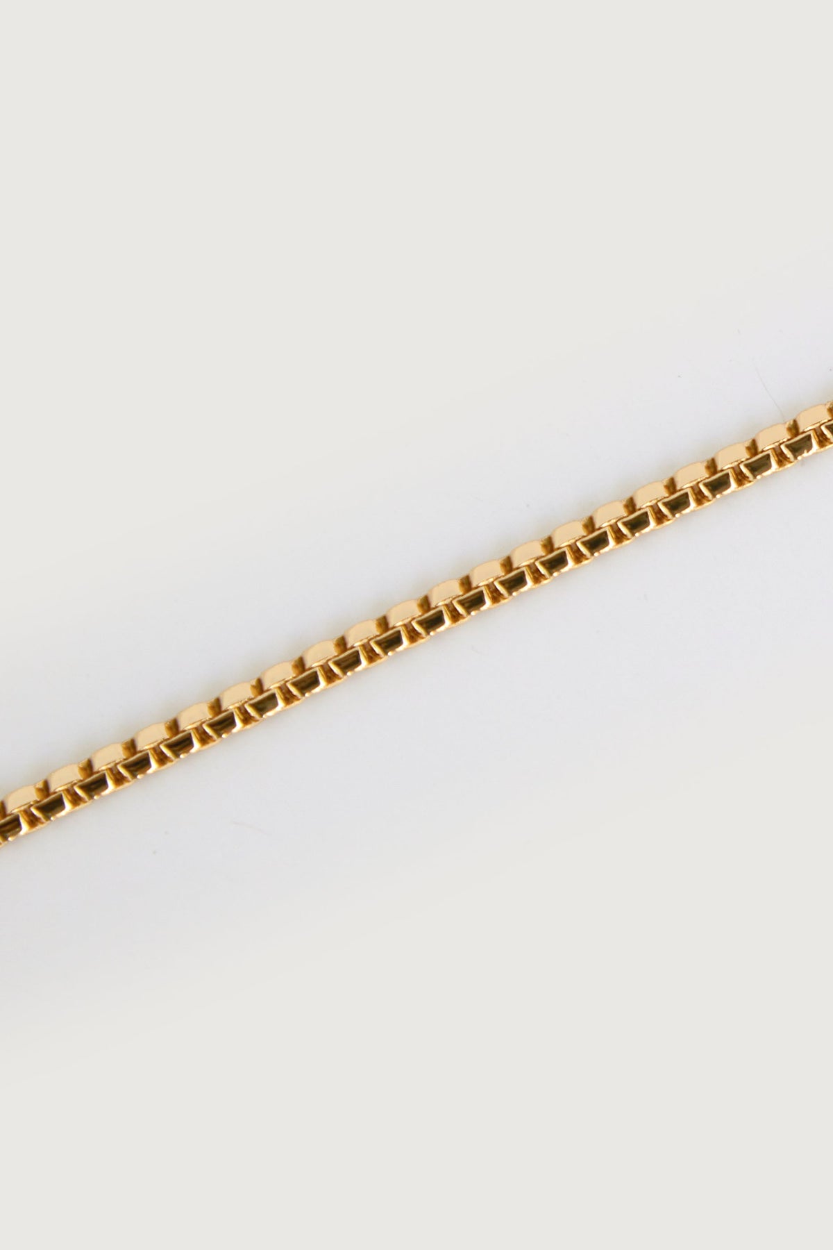 CURB CHAIN NECKLACE