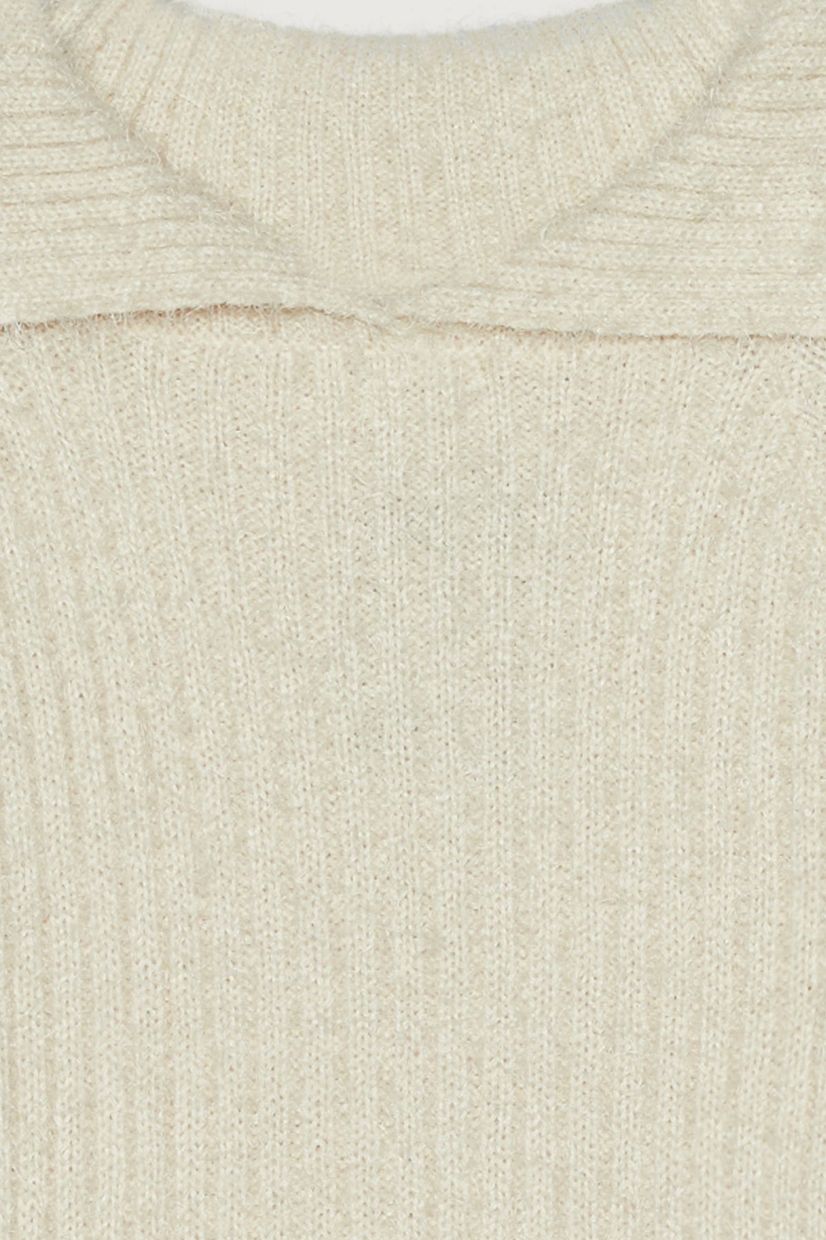 EXTENDED COLLAR KNIT SWEATER