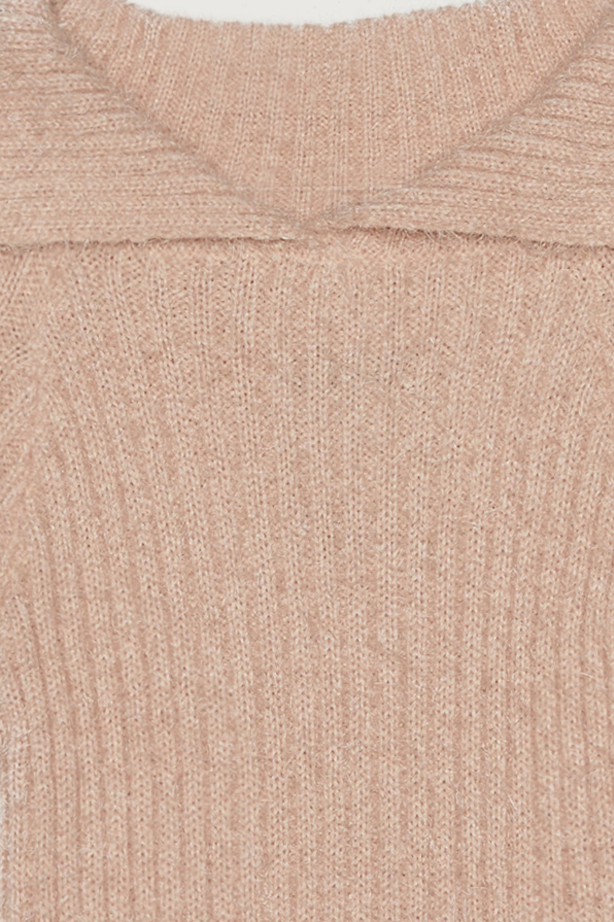 EXTENDED COLLAR KNIT SWEATER