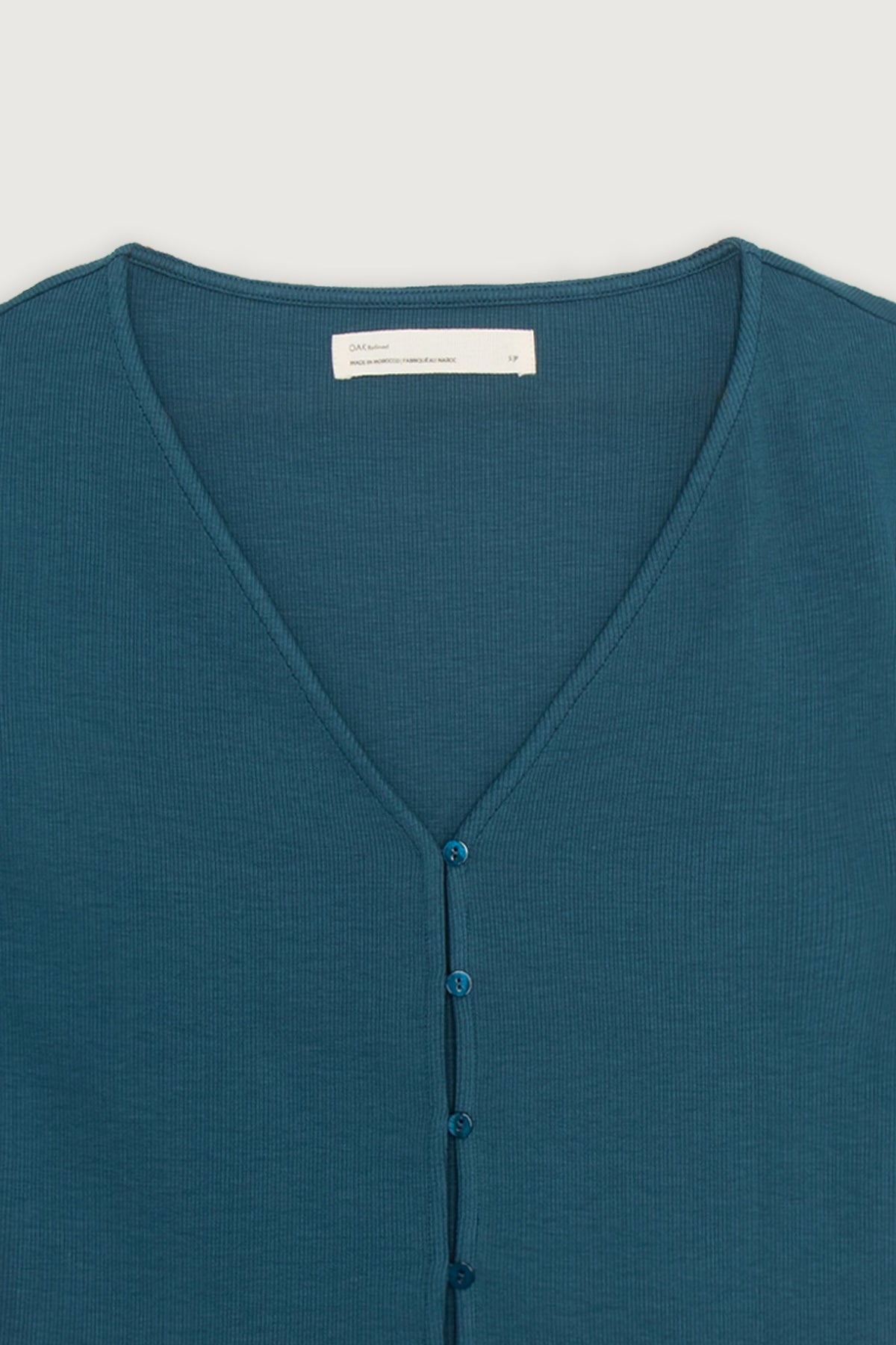 BUTTON KNIT TOP