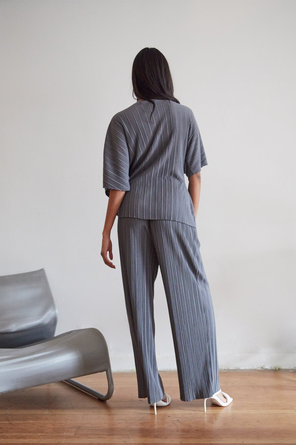 PLEATED FRONT TWIST TOP